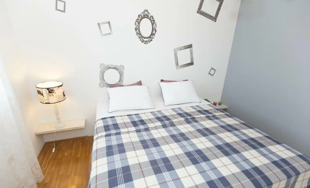 City Beach Apartment Split 0*,